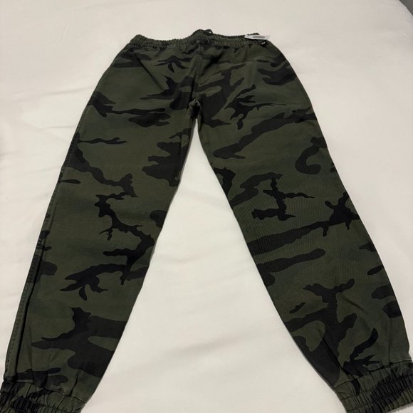 TNA Camo Cargo Pants BRAND NEW! - Picture 2 of 3